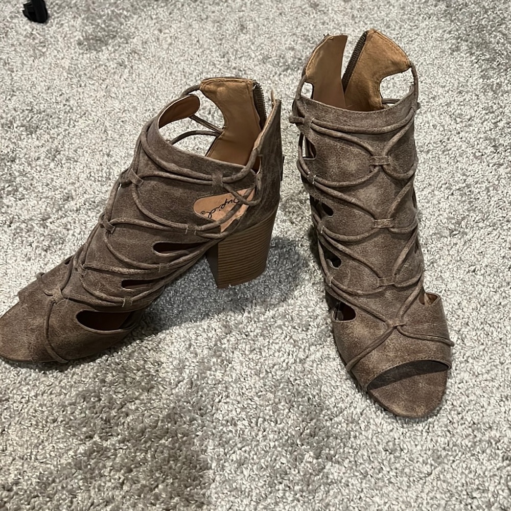 Taupe womens heels